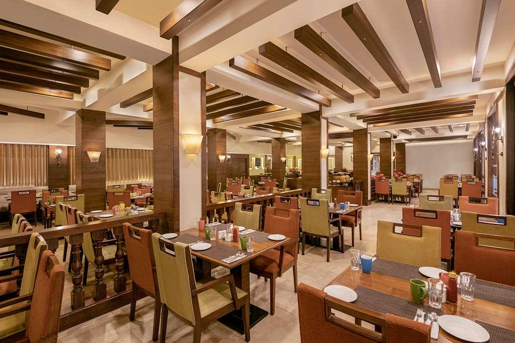 Country Inn & Suites By Radisson, Goa Candolim Restoran foto